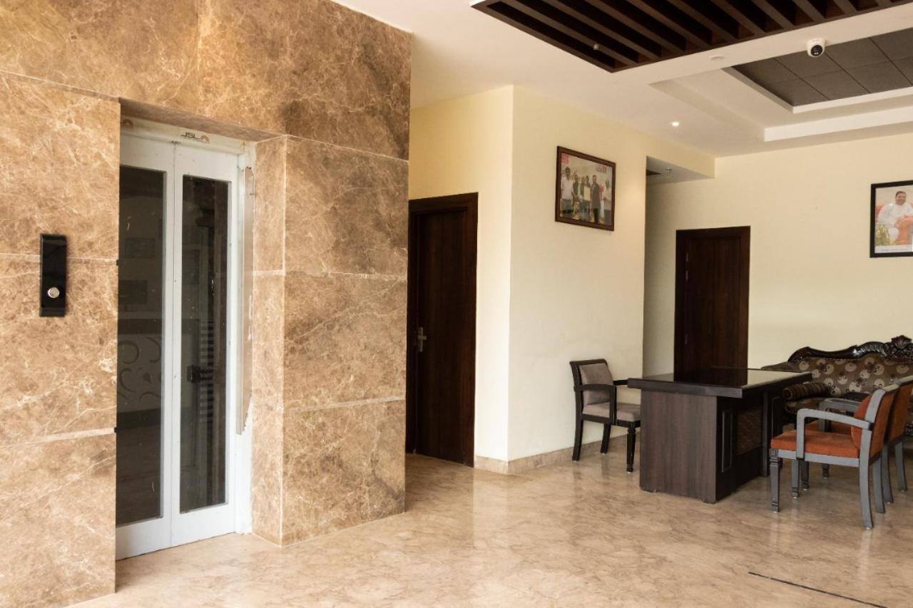 Hotel Sourav Park Inn Agra Агра Екстериор снимка